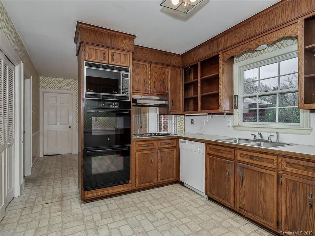 1970's Kitchen Before