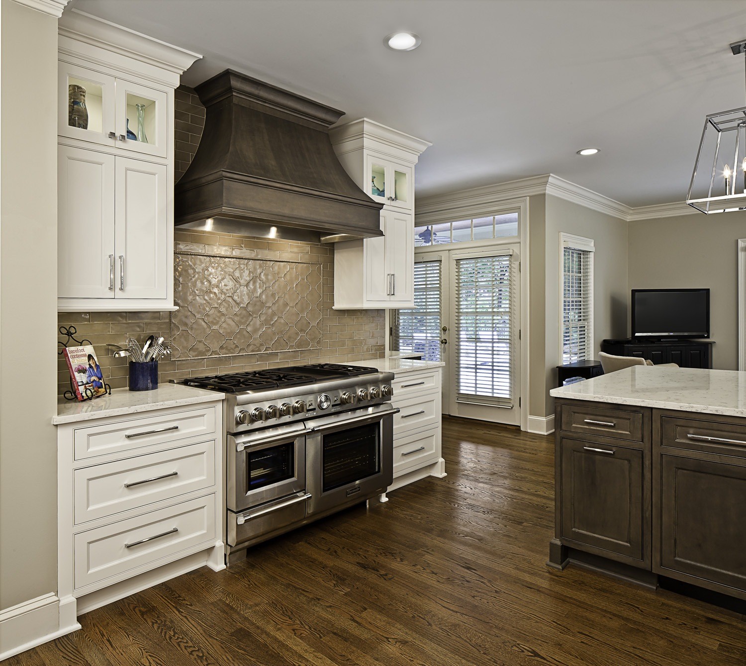 Thermador range with custom cabinet hood