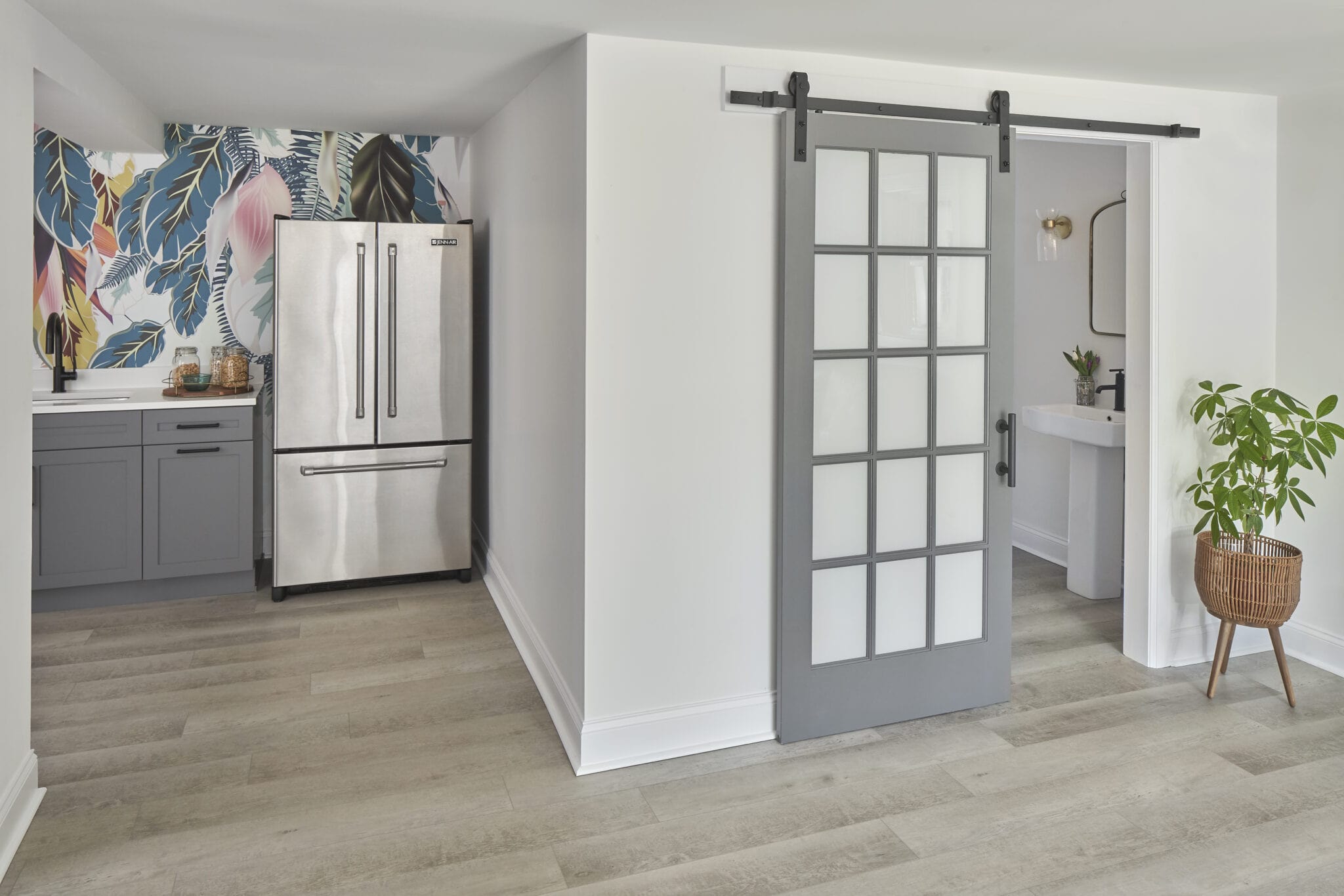 Barn door vs. pocket door: how do they differ?