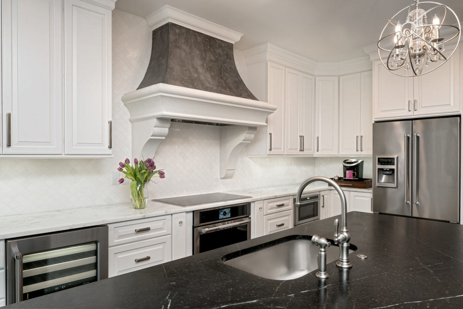 kitchen-remodel-black-and-white-design