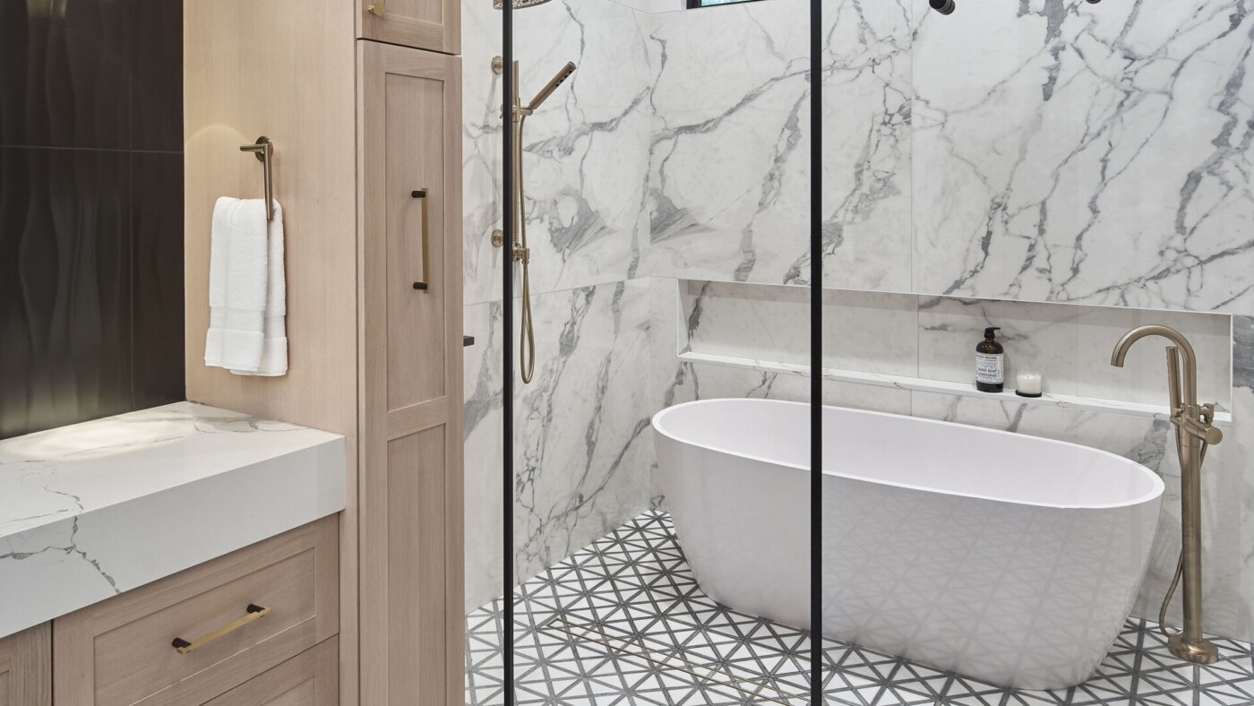 Soak & Unwind Near Mountain Island Lake