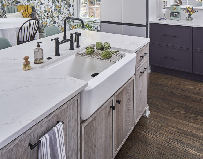 Apron front undermount kitchen sink 