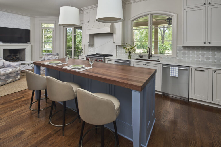 white-kitchen-cabinets