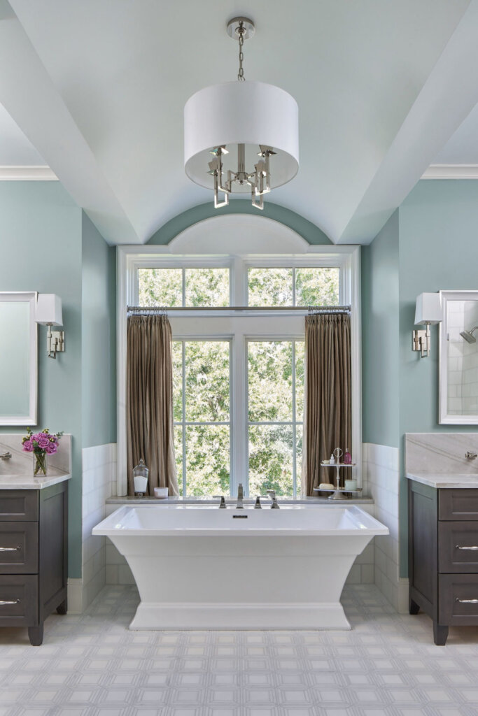 condo_bathroom_renovation_light_fixture